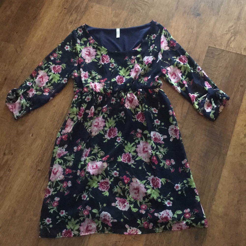 Maternity dress size L